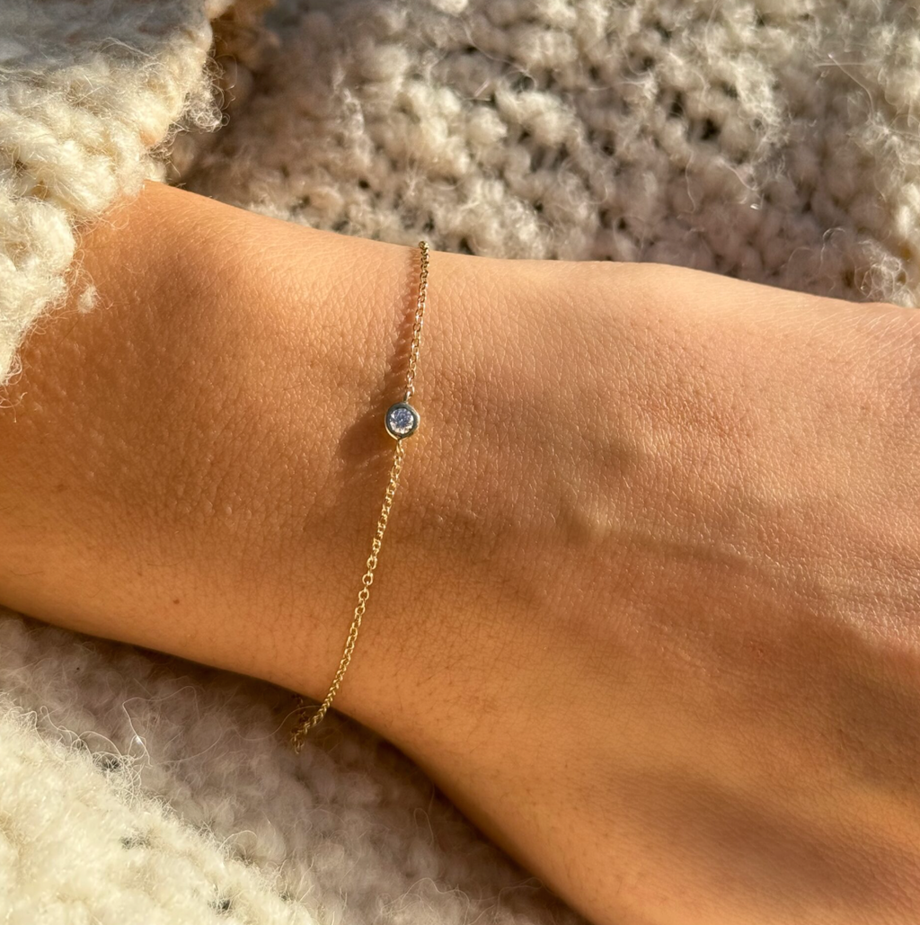 Solitaire Diamond Raindrop Bracelet